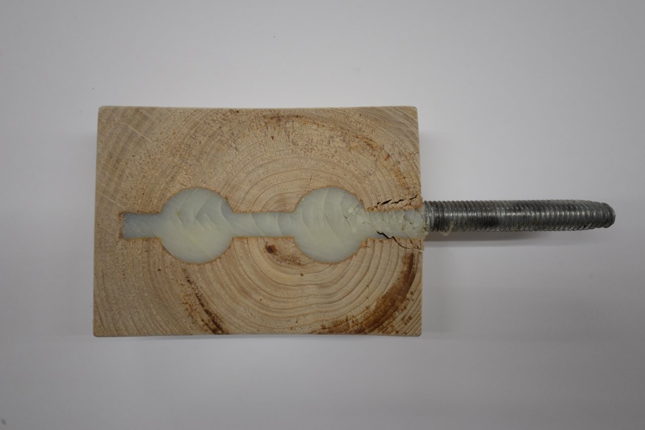 拡張樹脂アンカー